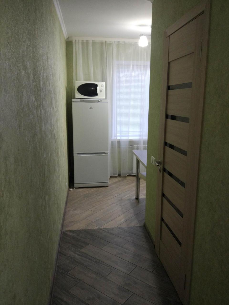 1-Room Apartment In The Center Zaporizhia Bagian luar foto